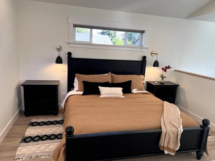 Brand New Custom Built Cottage In Downtown W/Pool! Salem Dış mekan fotoğraf
